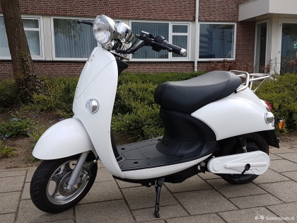 Ebretti 318 E-scooter zwart